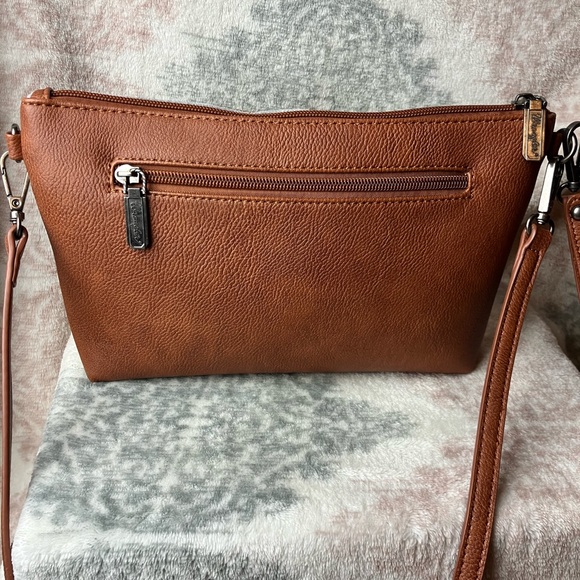 Wrangler Western cowhide crossbody bag - Picture 5 of 11